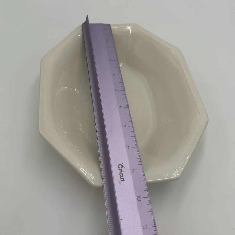 Johnson Brothers Heritage White Serving Bowl - 9.5 inches
